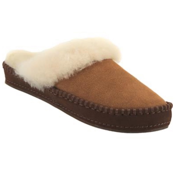 UGG Other - Ugg Slippers Oaken Chestnut Size 4 Kids NEW HP 💜